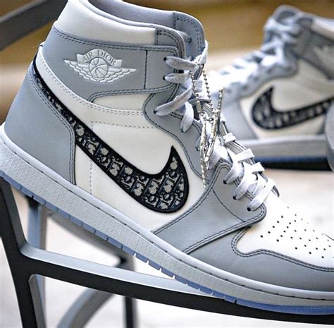Jordan 1 Retro High Dior Men's